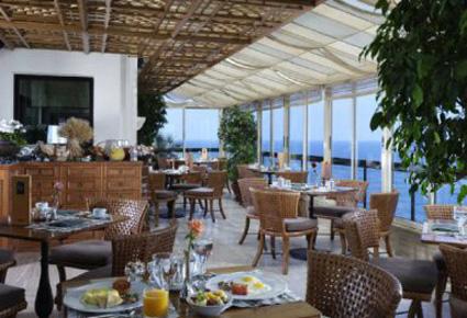 Beirut Terraces القرية العامودية ذات الحدائق المعلّقة